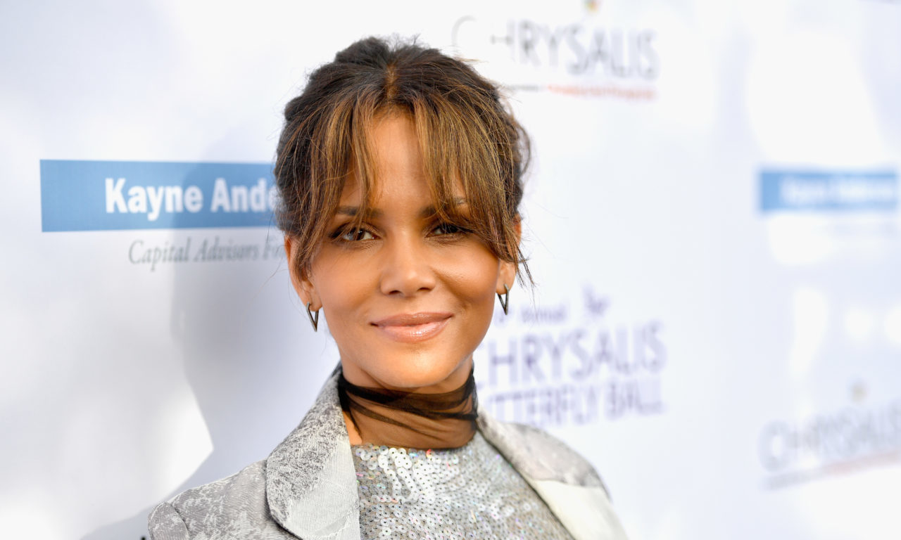 Halle Berry Porn Star - Halle Berry Notices Photo Of Her On Young Prince Harry's Dorm Wall [PIC]