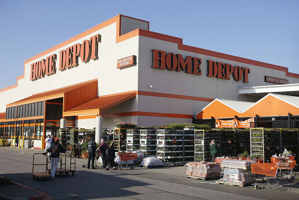 CHICAGO - MAY 20: Customers shop at a Home Depot store May 20, 2003 in Chicago, Illinois. The nation's leading home improvement retailer announced a 6 percent rise in quarterly profits, topping Wall Street expectations. (Photo by Scott Olson/Getty Images)